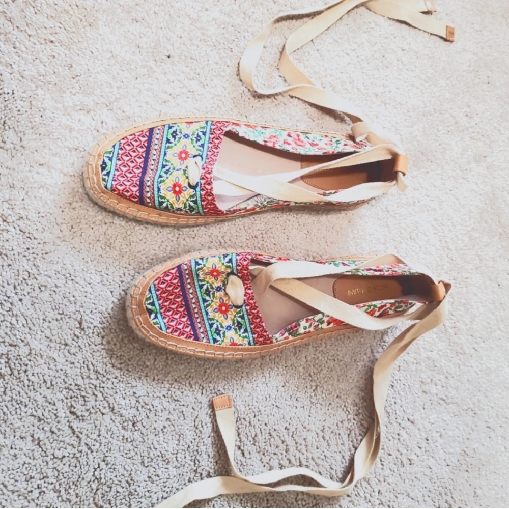 Antonio Melani espadrilles boho print 9m size.